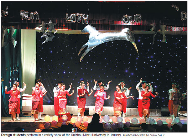 Sino-ASEAN mingling to forge closer bonds