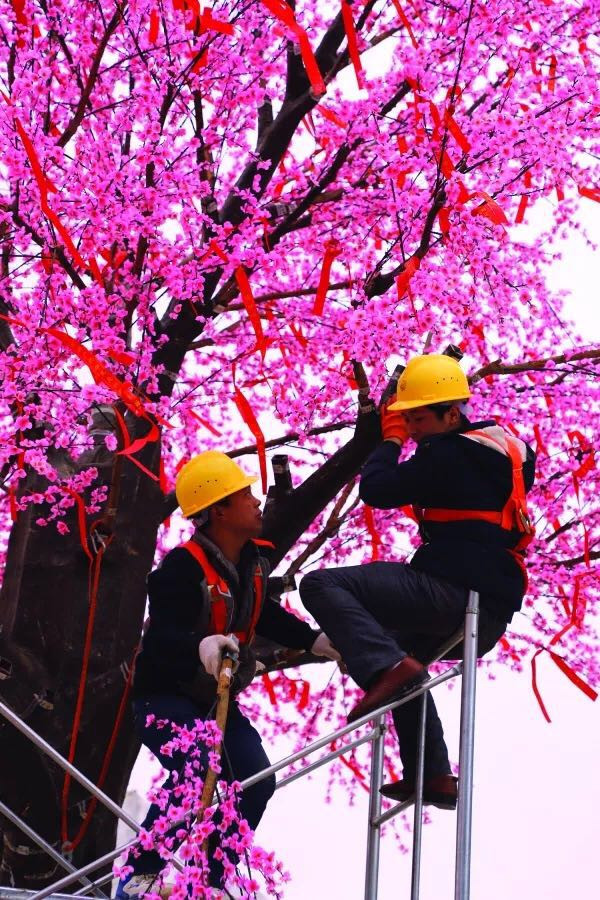 Guiyang sets to delight residents and visitors at lantern show