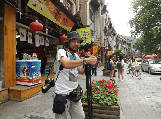 Taking pictures for the beauty of Guizhou