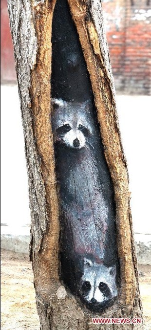 Incredible tree hollow painting