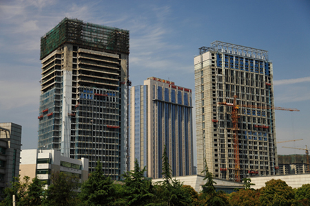 Huaqiao Park well under construction