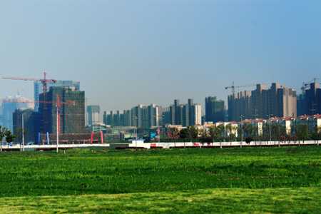 Huaqiao Park well under construction