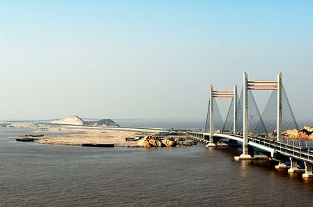 CGGC participated East Sea Bridge awarded Golden Medal for National Excellent Projects