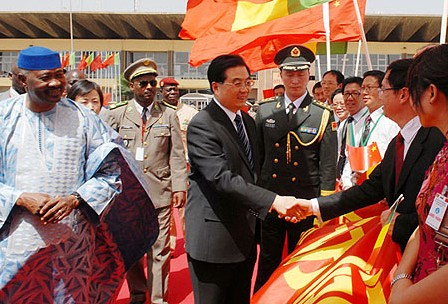 Chinese President inaugurates China-aided bridge construction project in Bamako