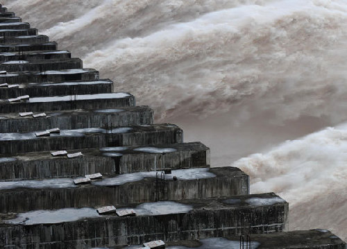 Three Gorges Dam withstands its biggest test