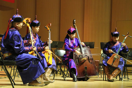Concerts present world intangible cultural heritages to audience
