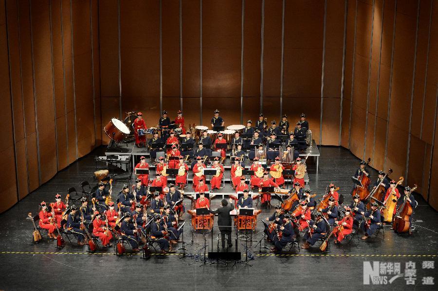 Hohhot celebrates spring with colorful performance