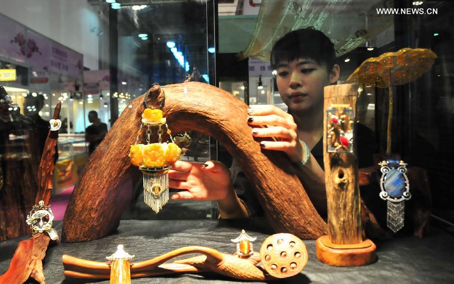 Jewel & jade expo kicks off in Hohhot