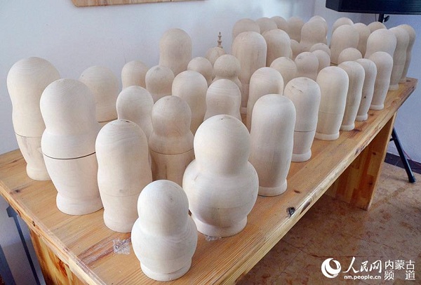 Discover matryoshka dolls in Manzhouli