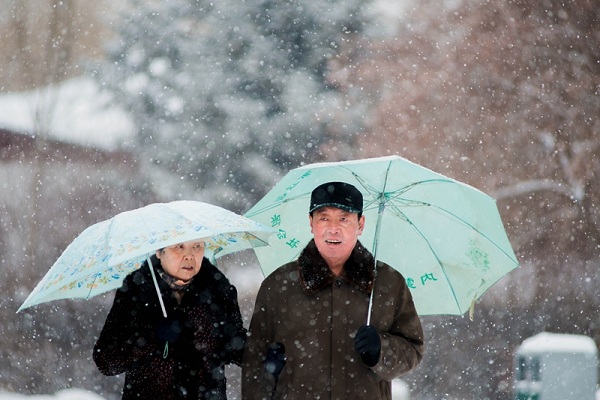 Spring snow blankets Hohhot