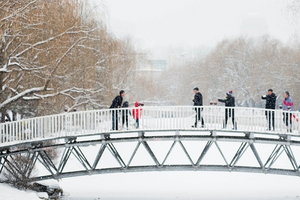 Spring snow blankets Hohhot