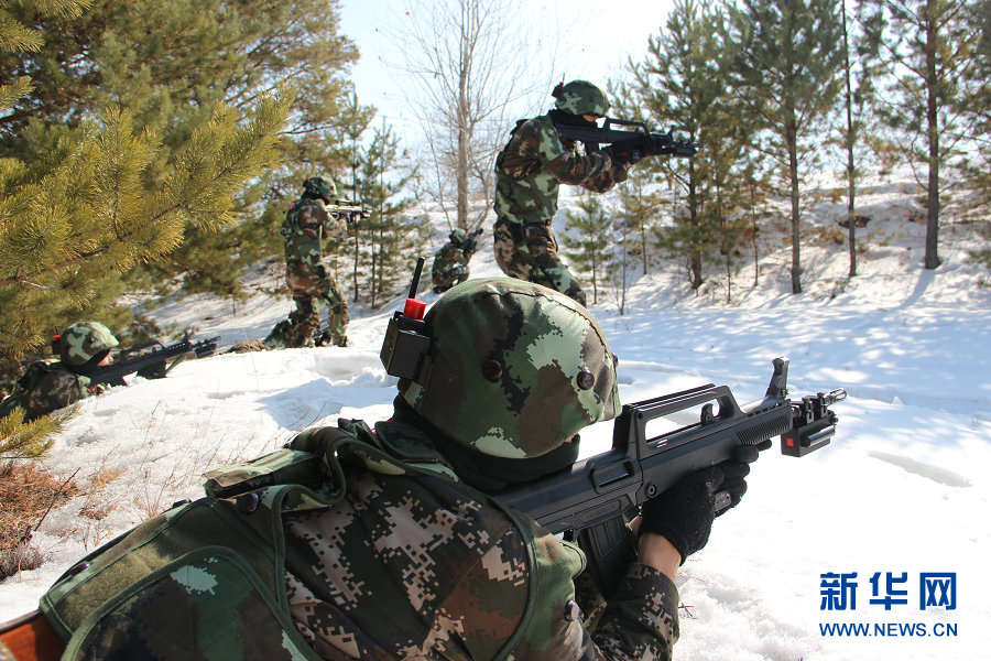 Border forces conduct exercise maneuvers in Hulunbuir