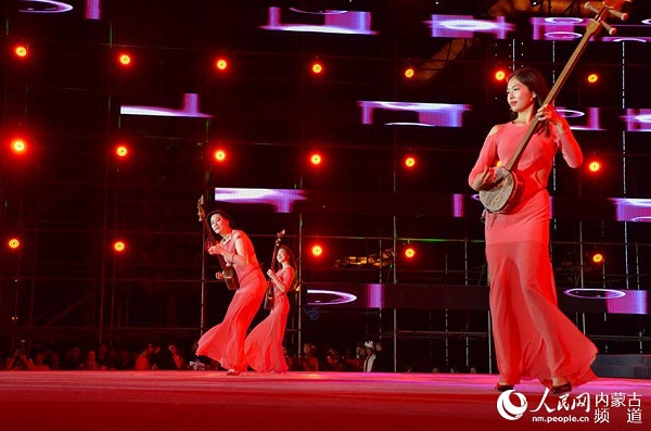 Western ballad concert rocks Urad grassland