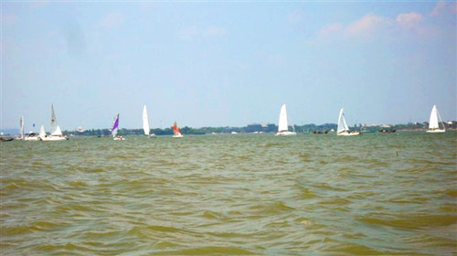 Menglaiyin Club holds sailing competition in Dianshan Lake