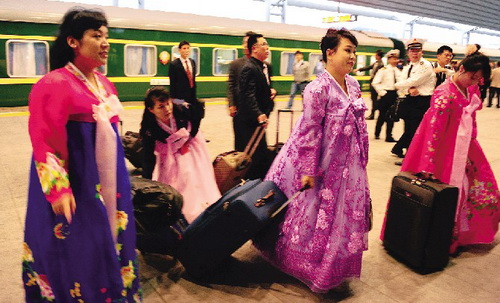 Mansuda Art Ensemble visits Dandong