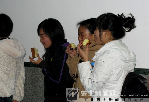 Physical exam for female recruits in Liaoning