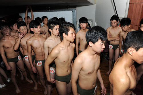 Beauties gather in Qingdao for promotion event