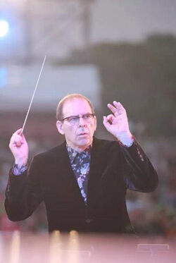 Chenshan Botanical Garden hosts concert of memorable melodies