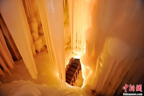 Extraordinary beauty in Shanxi's million-year-old ice cave