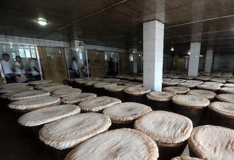 Theme museum displays process of making Shanxi mature vinegar