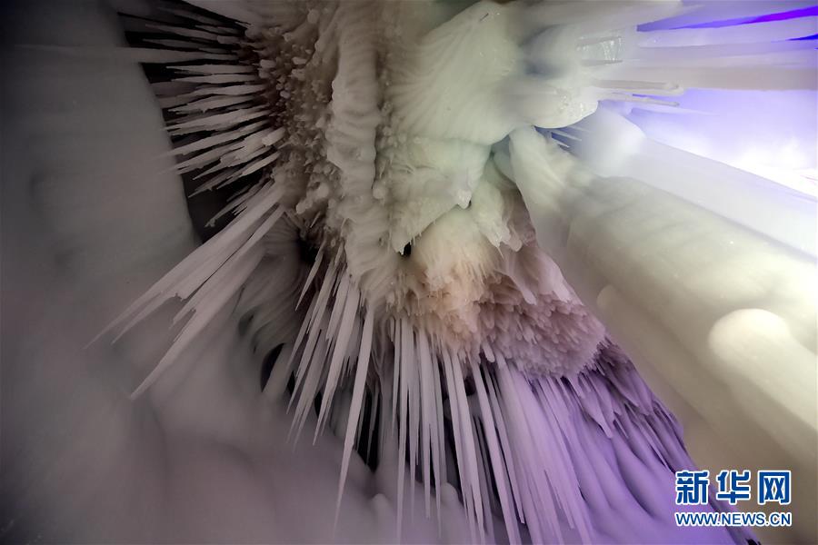Fantasy ice cave in Ningwu county