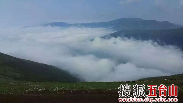 Mount Wutai snows in summer
