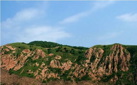 Take a tour to Liyu village