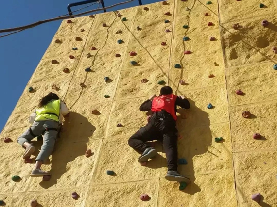 Take a tour to Liyu village