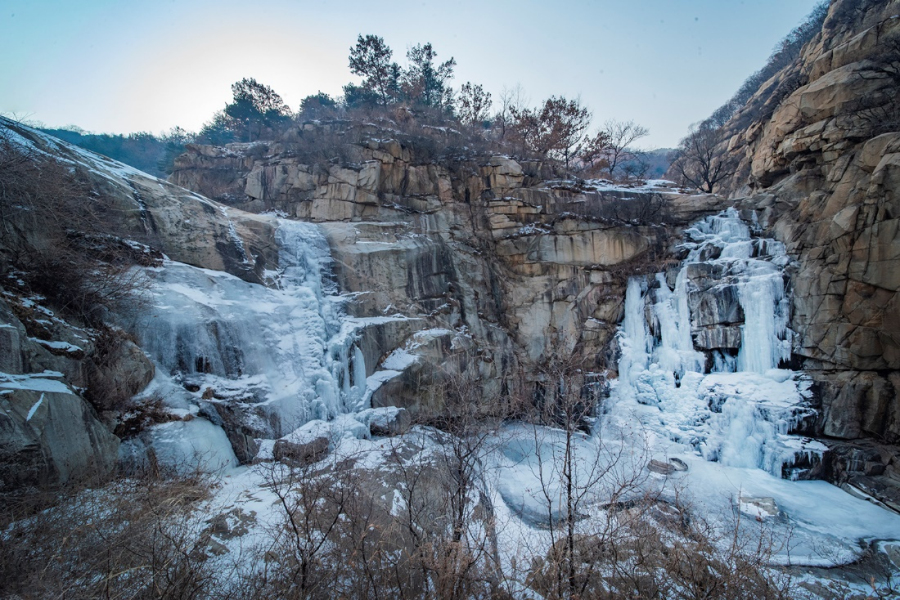 Marvelous spectacle of icefall on Mount Tai