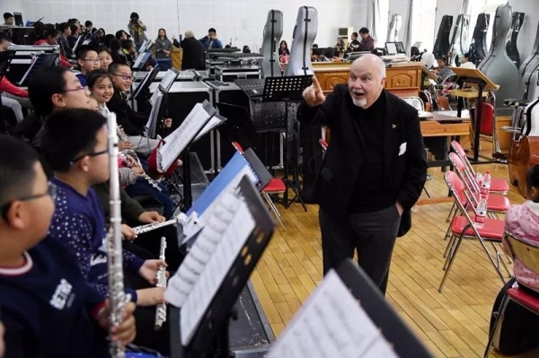 German musician gives class to Shenyang children