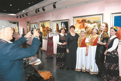 Sino-Russian oil painting exhibition opens in Shenyang