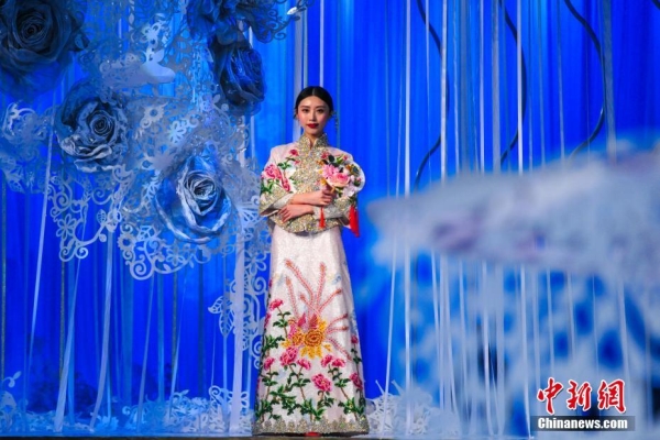 Wedding dresses on show in Shenyang