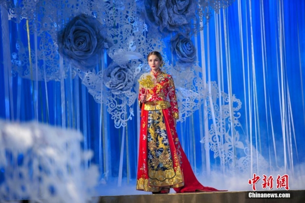 Wedding dresses on show in Shenyang