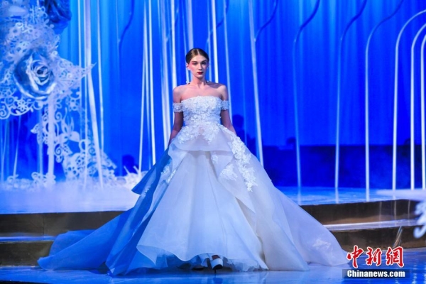 Wedding dresses on show in Shenyang