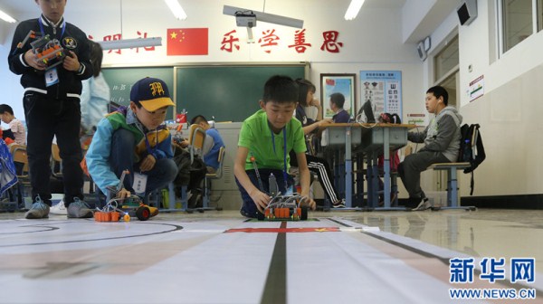 Student robot competition opens in Shenyang