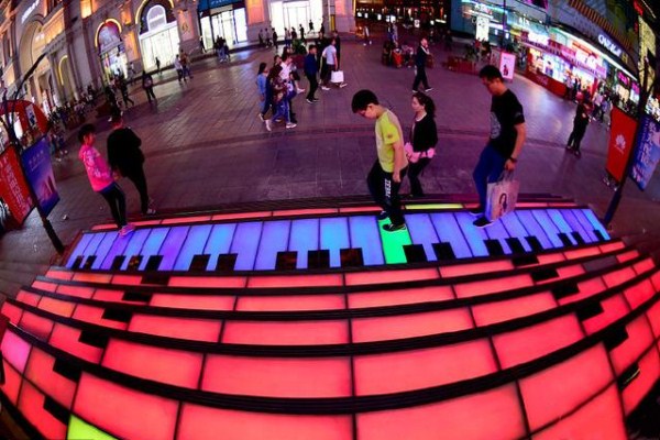 'Piano stairs' amuse Shenyang residents