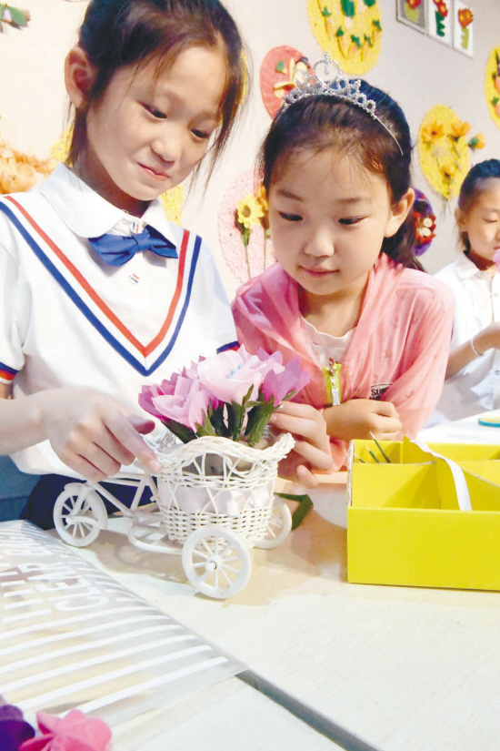 Student art exhibition opens in Shenyang