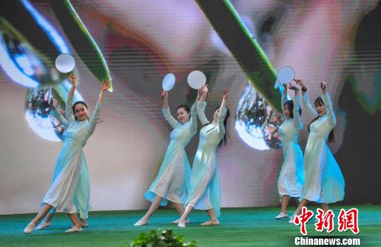 Intl fashion festival opens in Shenyang