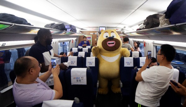 'Fantawild' high-speed train debuts in Shenyang