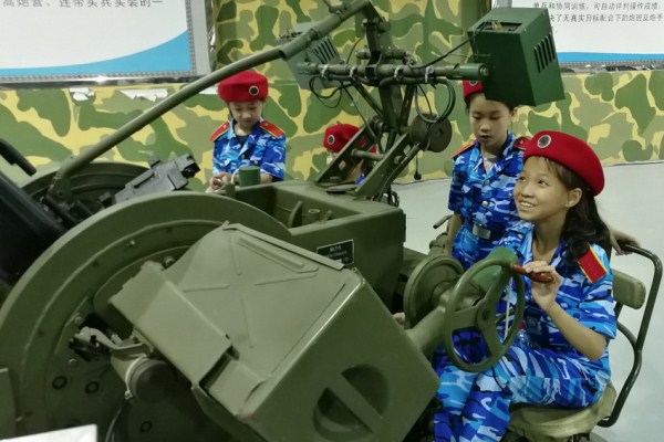Shenyang students learn about national defense
