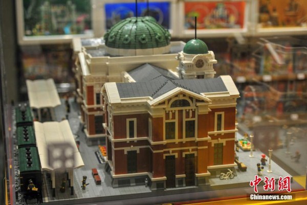 Lego model of Shenyang station amuses residents