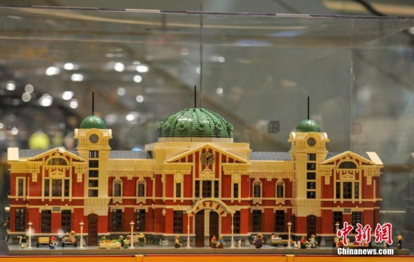 Lego model of Shenyang station amuses residents