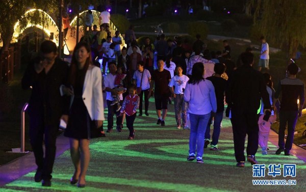 Fluorescent runway introduced in Shenyang