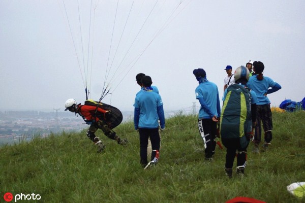Paragliding fixed-point tournament concludes in Shenyang