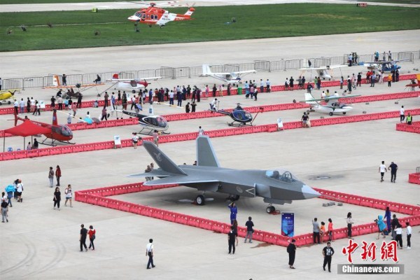 International flying show held in Shenyang