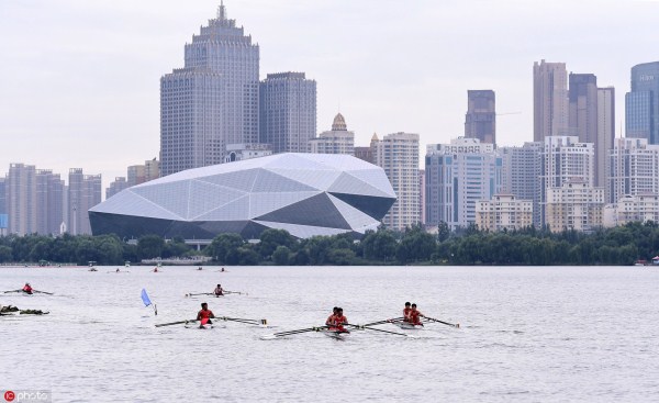 Rowing, dragon boat races held in Shenyang