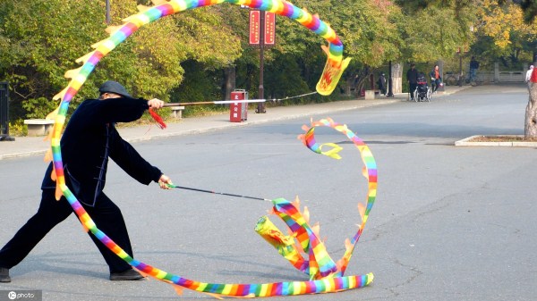 Shenyang people enjoy rich fall scenes at Beiling Park