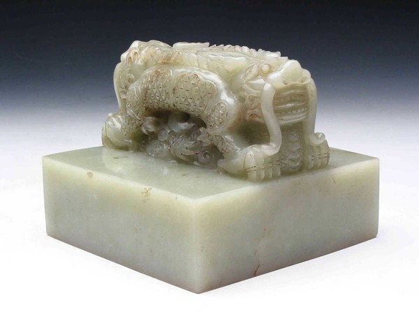 Gold and jade ware goes on display at Shenyang Palace Museum