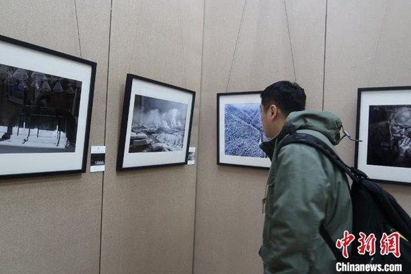 Photography show of overseas Chinese underway in Shenyang