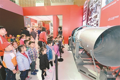 Exhibition of Liaoning’s growth in 70 years proves a hit